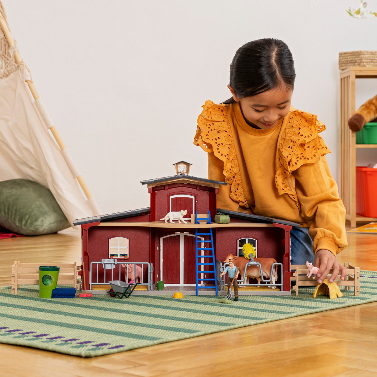Large Barn with Animals and Accessories